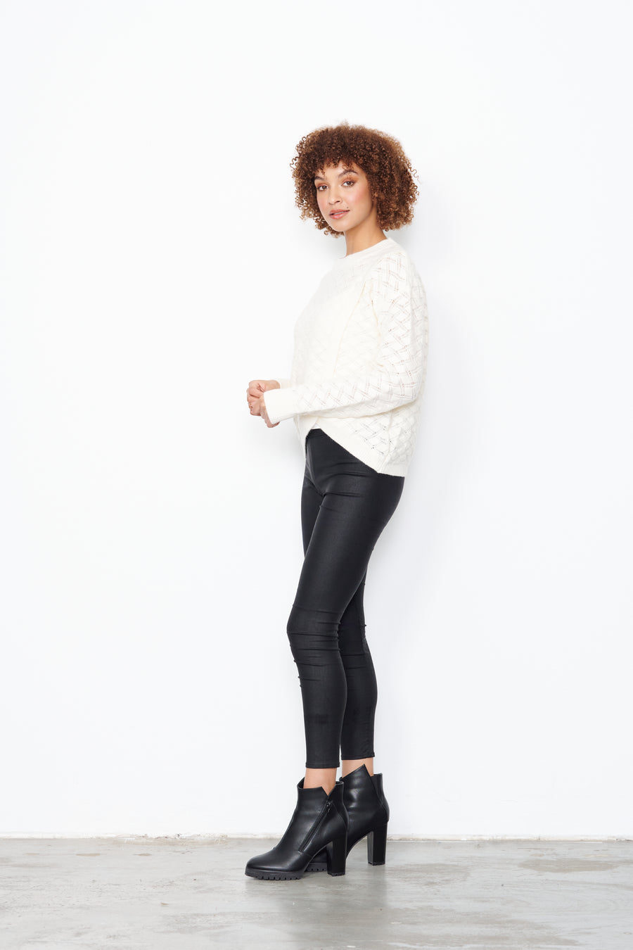 CAJU | Asymmetrical Hem Jumper