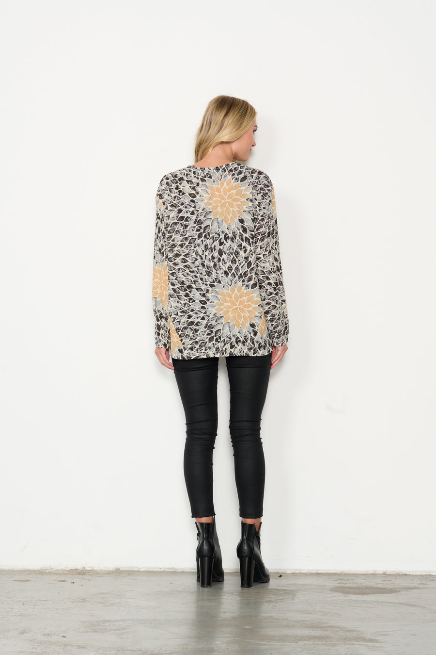 HOLMES & FALLON | Sunflower Print Top